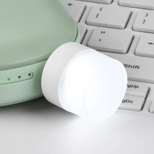 Laden Sie das Bild in den Galerie-Viewer, ✨USB LED Augenschutz Kleines Nachtlicht